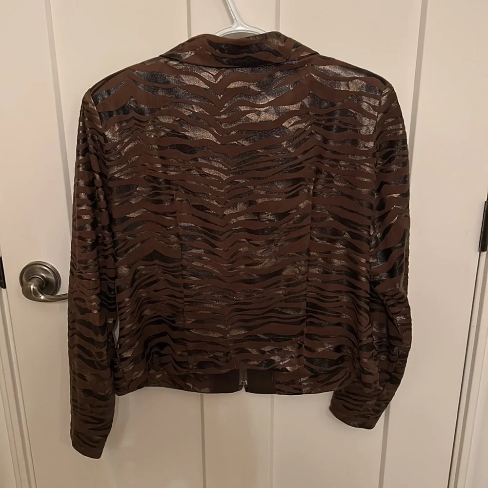 Stylish Joseph Ribkoff zippered jacket - Picture 3 of 3